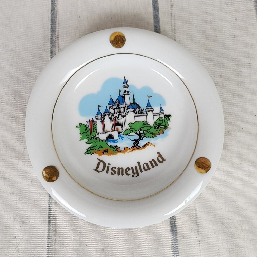 Vintage 60s Disneyland Collectable Ashtray Novelty Souvenir Cinderella's Castle